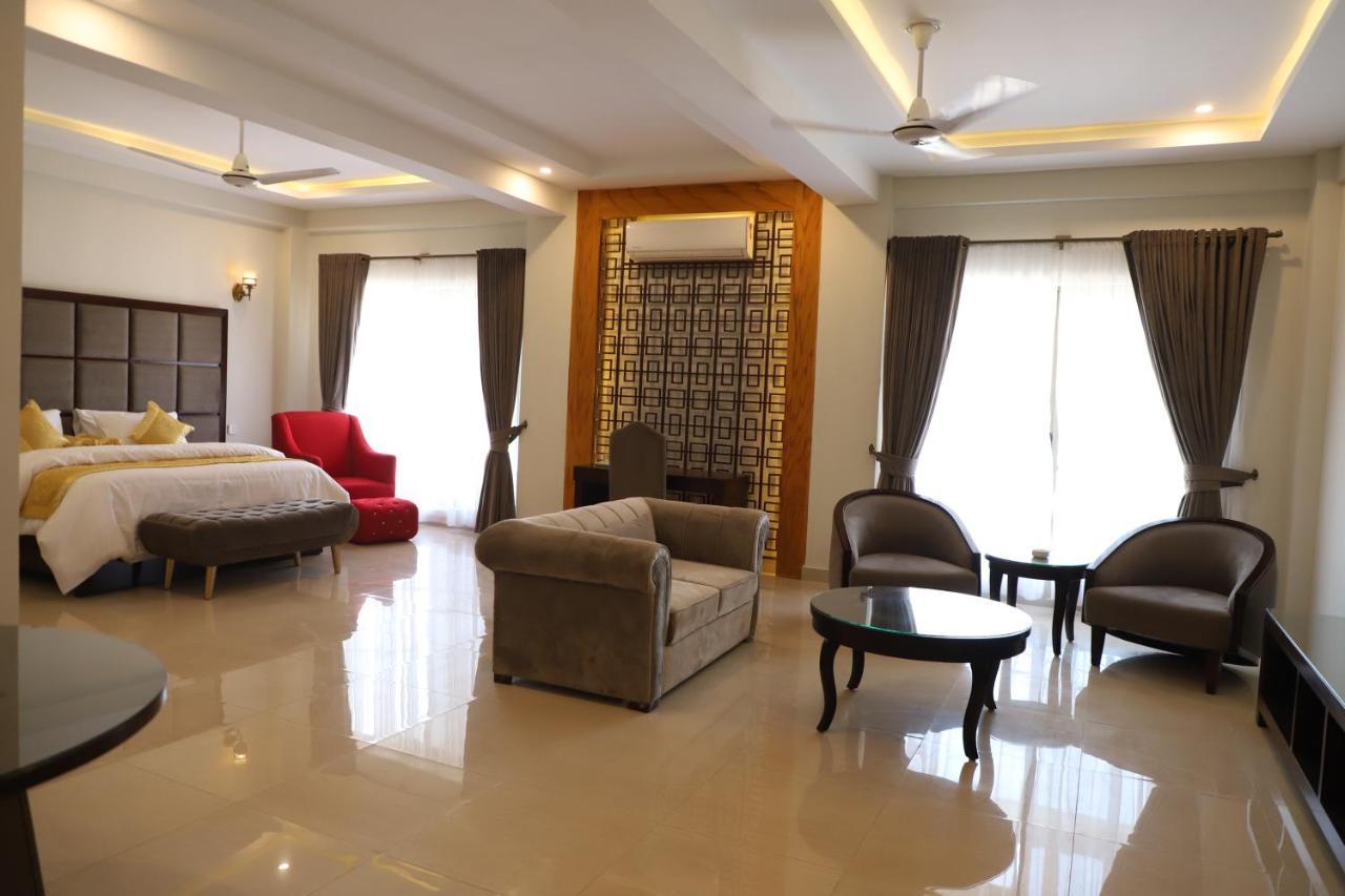 Swat Palace Hotel By Northin Mam Derai Exteriér fotografie
