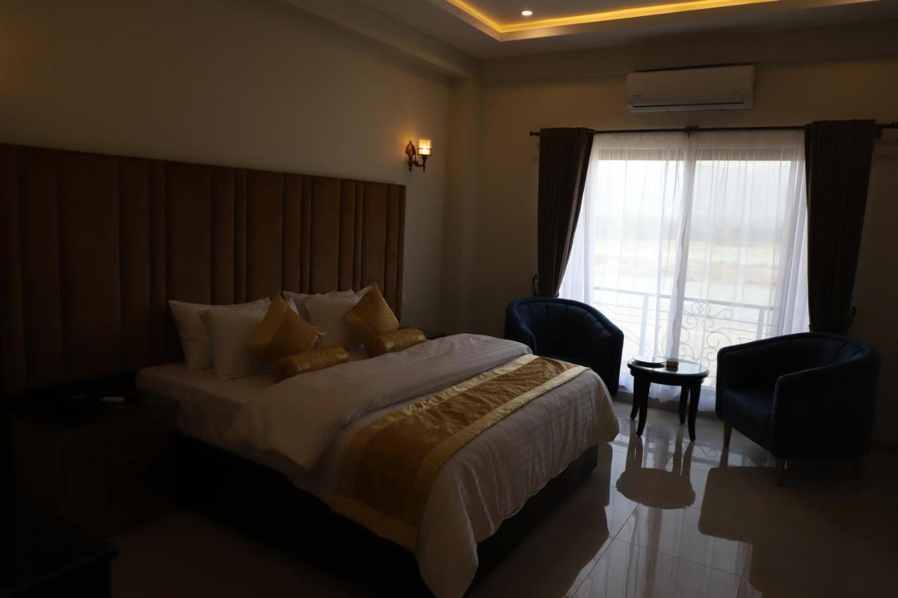 Swat Palace Hotel By Northin Mam Derai Exteriér fotografie