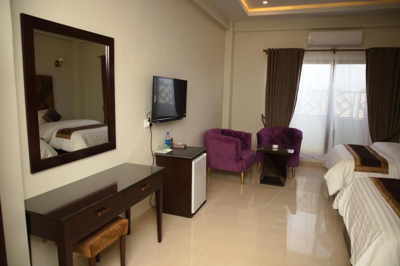 Swat Palace Hotel By Northin Mam Derai Exteriér fotografie