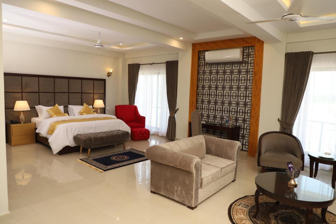 Swat Palace Hotel By Northin Mam Derai Exteriér fotografie